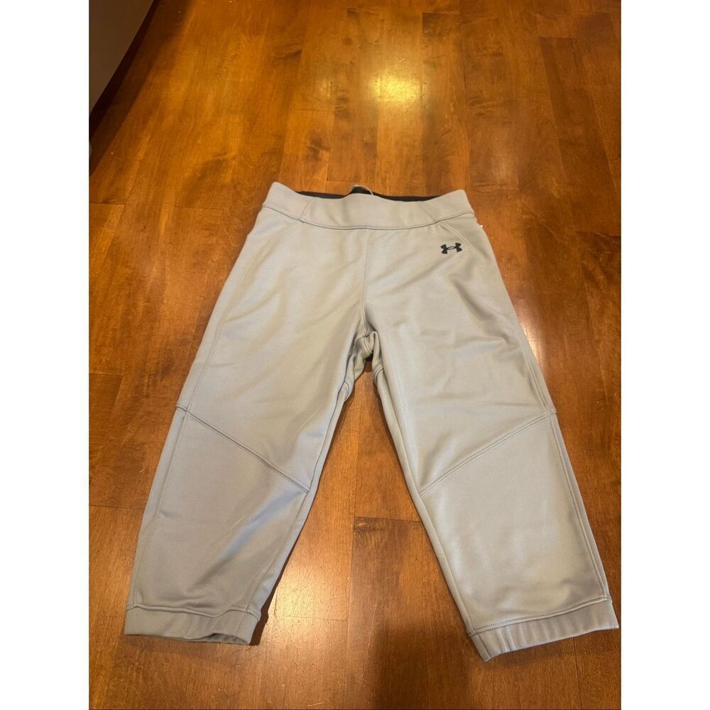 NWT Under Armour Women’s Small Gray Softball Pants Knicker Crop Performance Fit